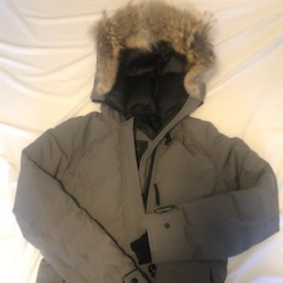 Canada Goose Black Label Lorette Parka - Picture 6 of 6